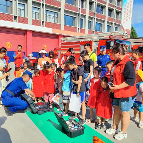 开展暑假消防知识“小课堂”