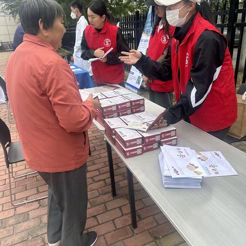海淀区温泉镇颐阳一区社区开展社区老年人法律咨询活动