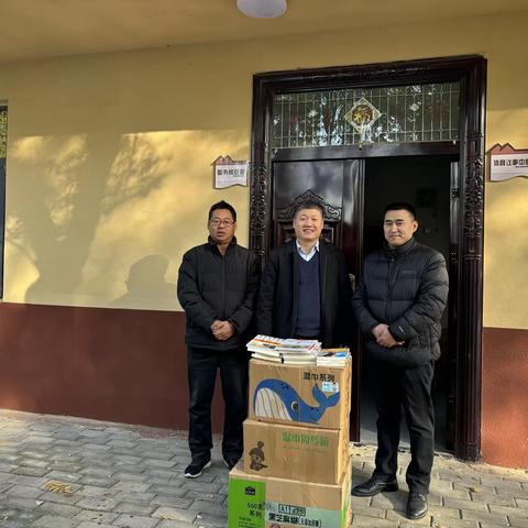 爱心企业捐赠书籍助力濮东街道文化阵地建设