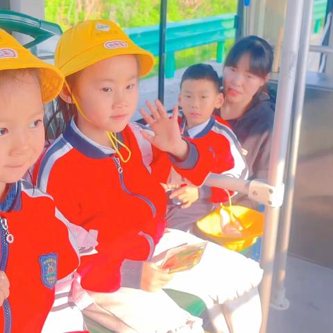 春暖花开“趣”春游