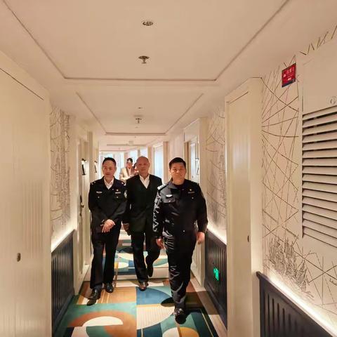 深圳市公安局特营处李舟处长一行莅临深圳威尼斯英迪格酒店开展消防工作检查 ​