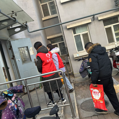 走访困难群众 真情慰问暖民心