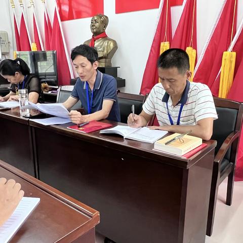 雅星镇长岭居党总支组织开展9月份“传达学习市、镇关于学习贯彻习近平新时代中国特色社会主义思想主题教育会议精神”主题党日活动