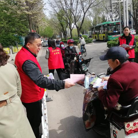 新民菜场开展第35个爱国卫生月活动