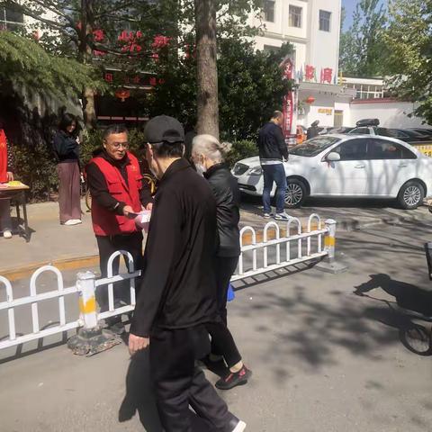 新民菜场开展爱国卫生月宣传活动