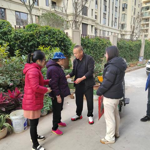 新春送温暖 慰问暖人心——李棋社区开展春节慰问活动