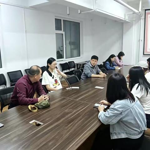 【先锋龙洞】转山西路社区开展“坚守廉洁底线 弘扬清风正气”廉洁教育活动