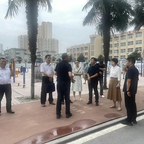 省商务厅流通业发展处处长王涛一行来秦调研城市一刻钟便民生活圈建设试点及大型商超安全生产工作