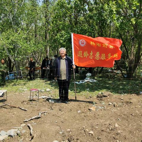 夕阳红灿不觉晚 老有所乐未知秋（一）