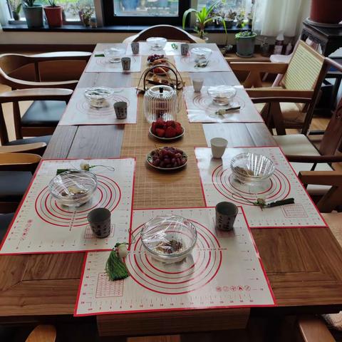 “闻香识中药  巧手做香囊”高新区支行分工会开展妇女节主题活动