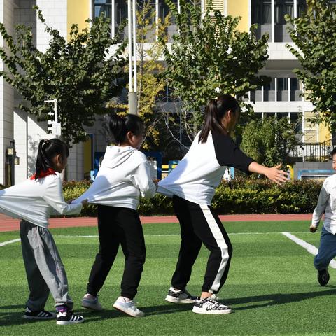 【艺术小学 · 鹤 · 教师篇】王颖：透过孩子的眼睛看世界——如星灿烂，如风自由