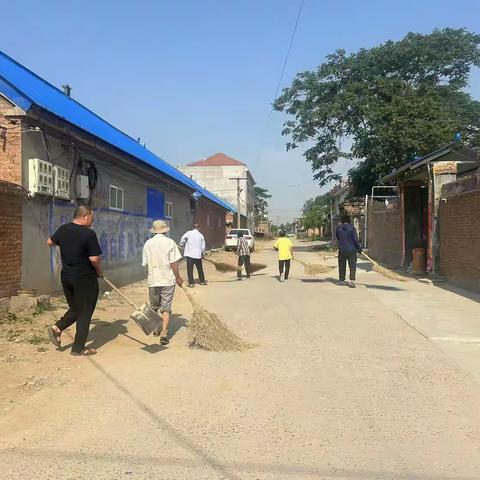 “共建美丽乡村，共享幸福生活”三角村掀起人居环境整治新热潮