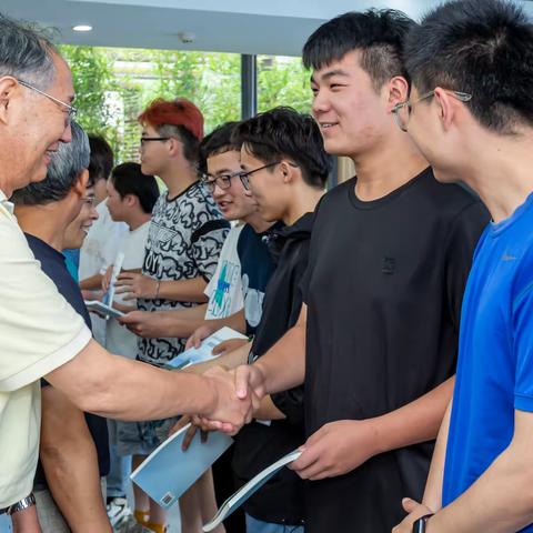 凝心聚力立德树人 多方关爱赋能创业