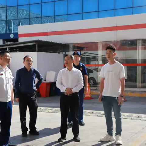 青山湖区委副书记、区长杨育星实地督导国庆期间消防安全工作