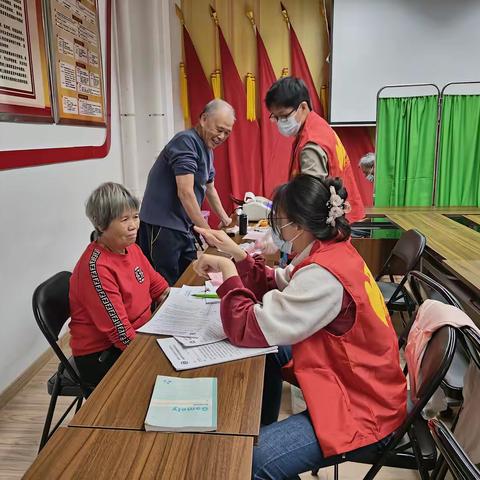 党建引领｜健康体检·情暖老人主题党日活动