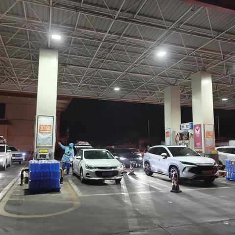 春节里的加油气站：坚守与温暖 --中油交通公司河西销售片区