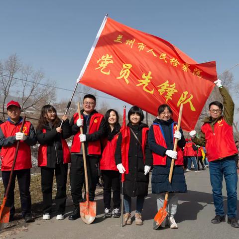 春回大地催新绿  植树造林正当时