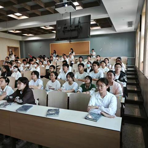 开拓梦想，助力前行——西安市第三十四中学创新实验班赴西北工业大学研学活动纪实