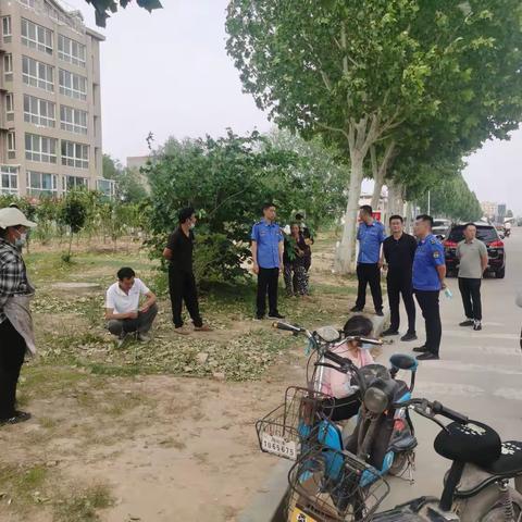 区汽车小镇服务中心联合区综合执法局集中开展园区综合整治行动