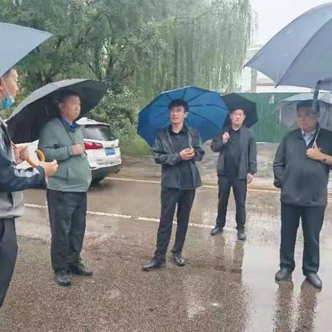 9月23日下午，区政协主席单翔带队到汽车小镇现场度重点工作