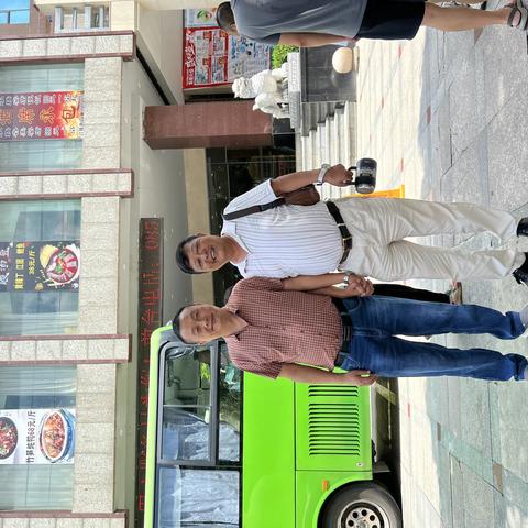 省总会常务副总会长萧均安在都匀接待衡阳萧佑初宗长