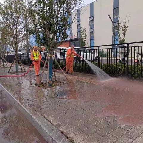 提高环境卫生质量  做好日常保洁工作