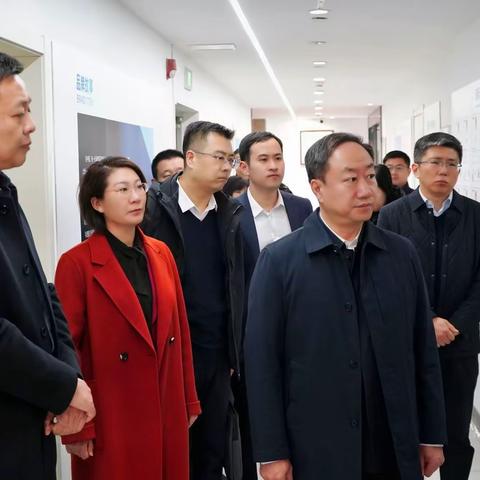 济南市委社会工作部徐法贤部长到鼎峰中心重点企业开展调研
