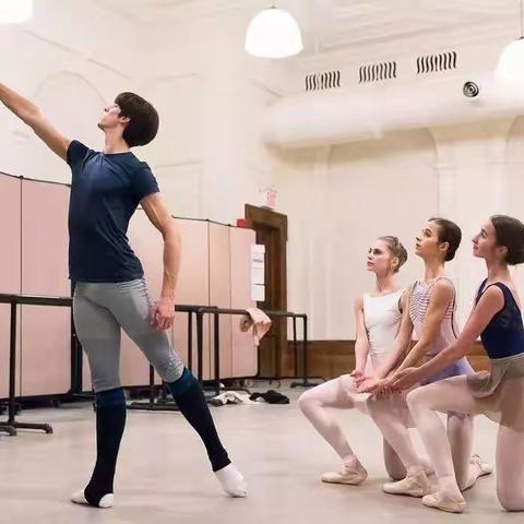 开学在即，给孩子报舞蹈班了吗？舞蹈可是影响孩子一生的才艺哦～