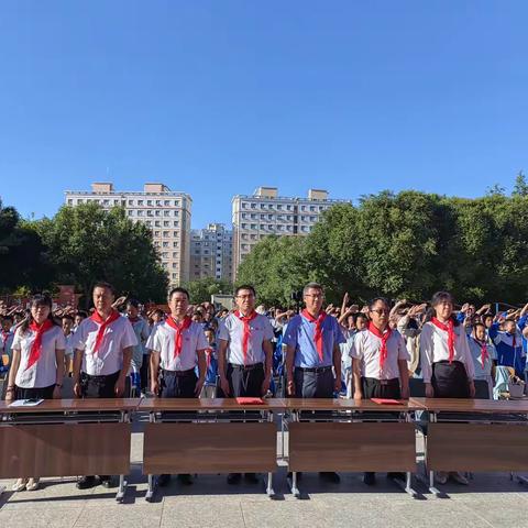 “红领巾爱祖国”——第五师八十一团学校“六一”庆祝活动暨新队员入队仪式