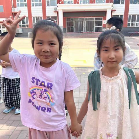 让孩子在阳光下快乐成长——欢迎来到我们的幼儿园