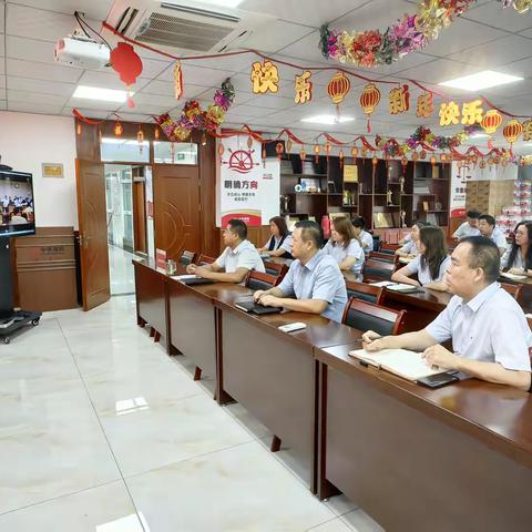 克拉玛依分公司组织观看警示教育片《穿透V》