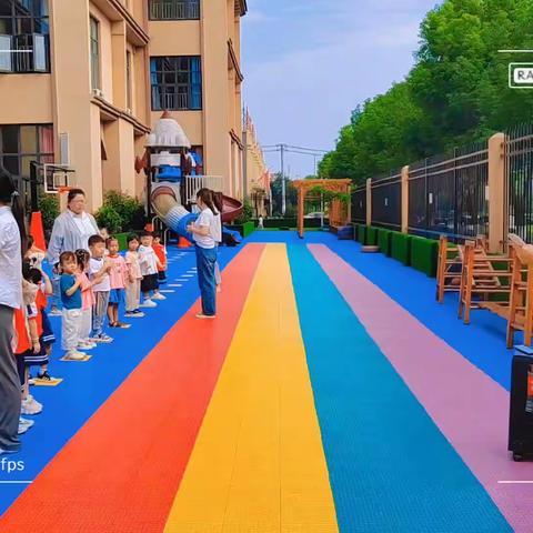 红旗飘飘，国歌嘹亮                     —金港世纪幼儿园升旗仪式