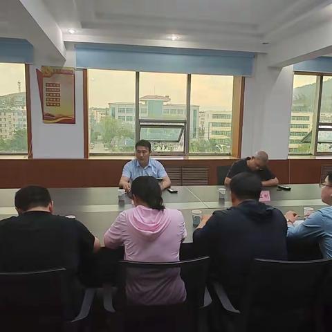 钢城区自然资源局开展“五四”青年节    主题活动暨青年干部座谈会