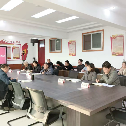 区自然资源局组织开展“一人讲众人听”座谈交流活动 ‍ ‍