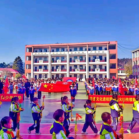 舞动多彩花棍 传承红色基因 ——斑竹园实验学校小学部第二届花棍艺术节圆满落幕