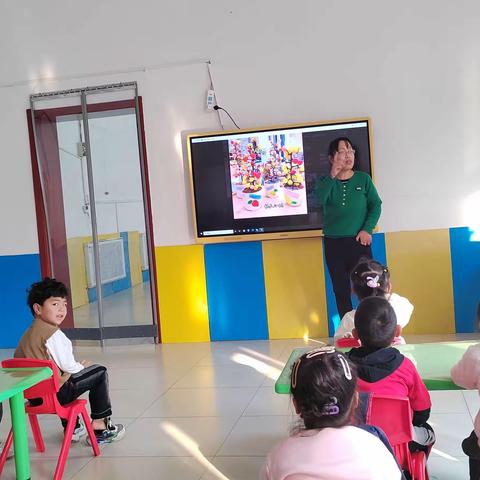 自来屯幼儿园“秋天的小树”手工活动