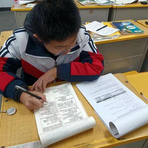 辛勤的教师  奋进的学生