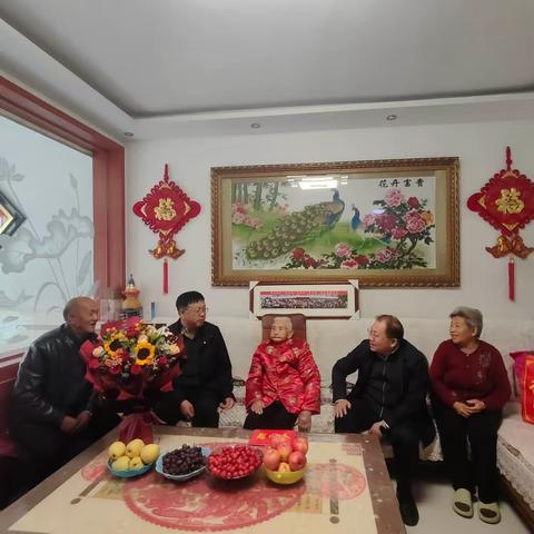 爱满重阳节   慰问暖人心——店上镇开展重阳节走访慰问活动