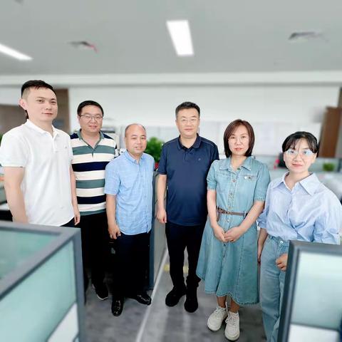 高杨杰走访慰问民进高新区工委基层会员