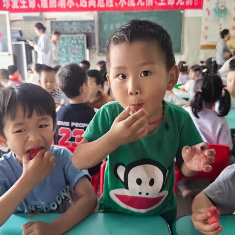 守护童心，共筑“金”彩——息县农商行长陵支行开展“六一”主题活动