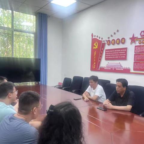 交建中心副主任童晓冬、通讯科科长曹树锋莅临机电维修大队督导工作