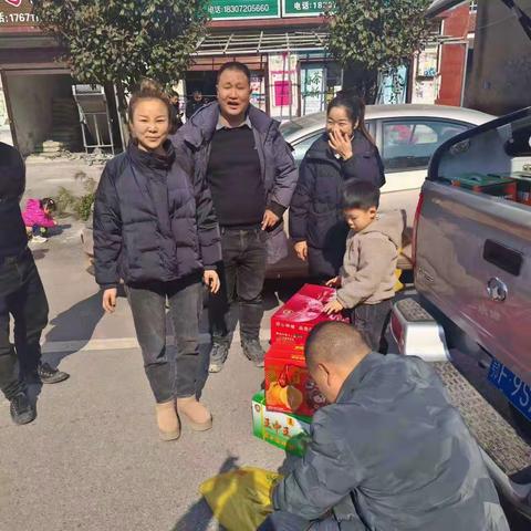 【中部区域-襄阳工业园】“张灯结彩迎新年，齐心协力谱新篇”商混销售部针对终端用户开展春节有“礼”活动