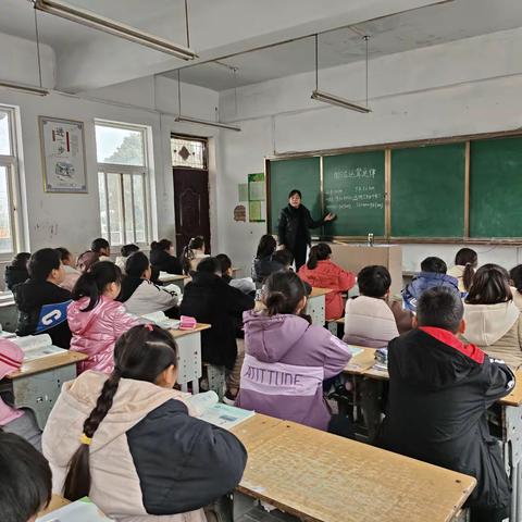 听课评课，引领成长—大槐树小学听课评课活动纪实