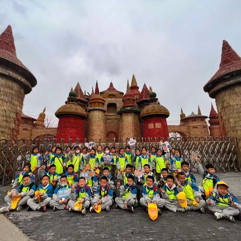 谷雨研学春游，欢乐满载而归 桃园小学 一年二班  “耕读田园，不负春光”春耕研学活动