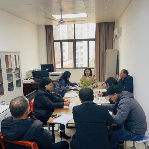安义县教体局教研室召开新学期工作会