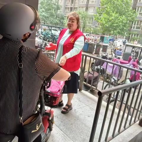 “延迟下班” 助力电动自行车专项整治行动