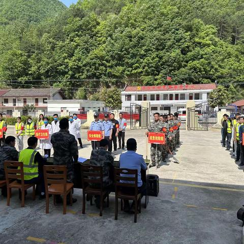 防汛于心，演练于行——铁厂镇开展防汛防滑防抢撤应急演练