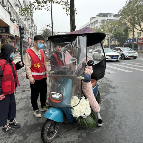 “文明交通从我做起”锦湖街道开展电动车专项治理“扫街”行动