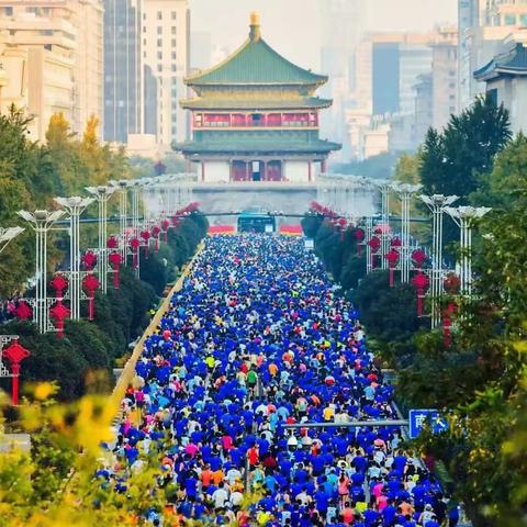 一路奔跑，一路“警”随