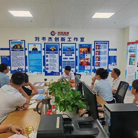 省工会深入企业一线，实地走访中海油创新工作室、璇玑系统实验室等，全方位了解创新工作室各项工作开展情况，确保海南省劳模和工匠人才创新工作走深走实。
